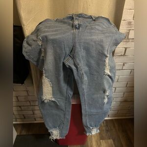 Women’s distressed jeans size 22